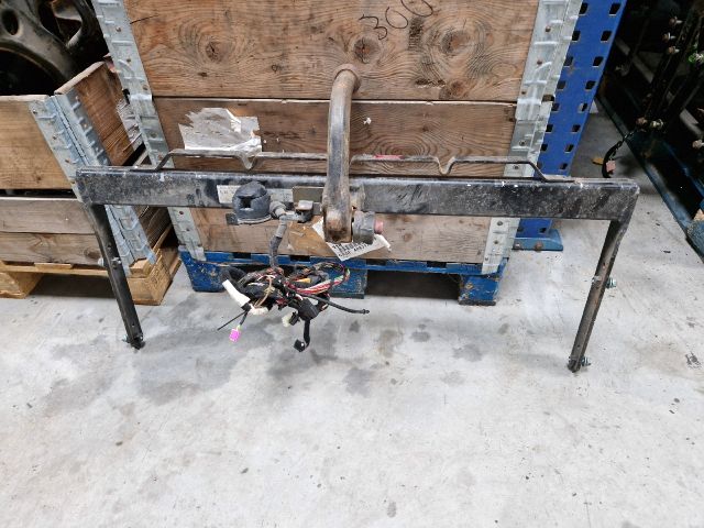 bontott VW GOLF IV Vonóhorog