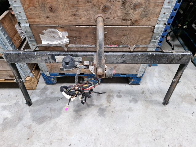 bontott VW GOLF IV Vonóhorog