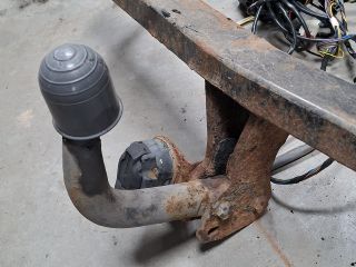 bontott VW GOLF IV Vonóhorog