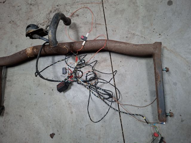 bontott VW GOLF IV Vonóhorog