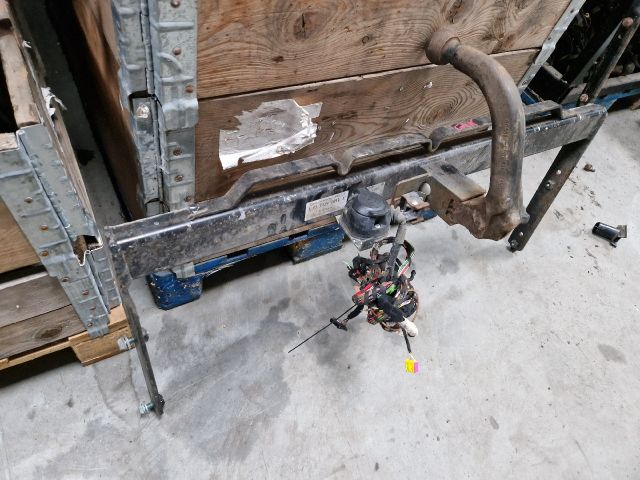 bontott VW GOLF IV Vonóhorog