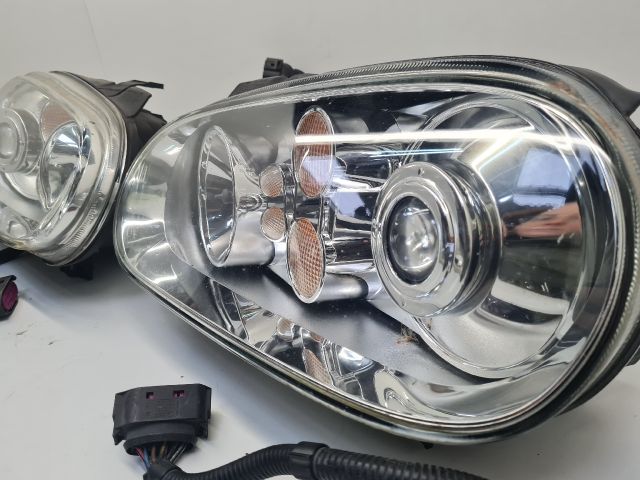 bontott VW GOLF IV Xenon Fényszóró Pár