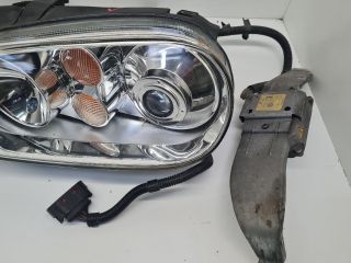 bontott VW GOLF IV Xenon Fényszóró Pár