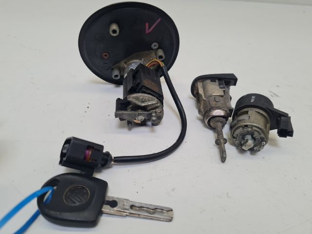 bontott VW GOLF IV Zárbetét Szett