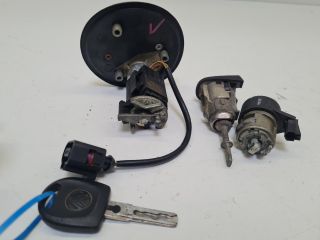 bontott VW GOLF IV Zárbetét Szett