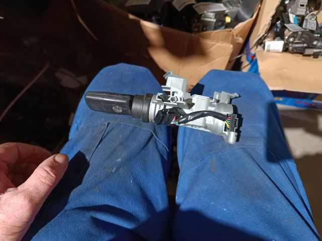 bontott VW GOLF PLUS Gyújtáskapcsoló