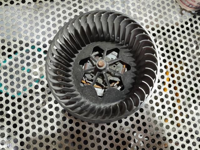 bontott VW GOLF PLUS Klímahűtő Ventilátor