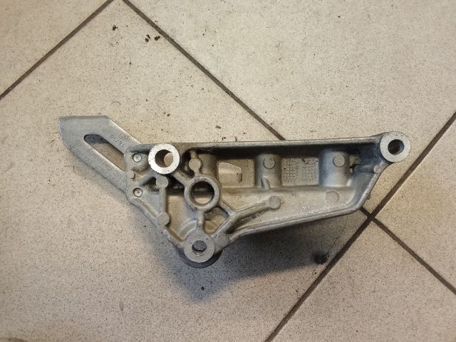 bontott VW GOLF PLUS Motor Tartó Bak (Pozíciófüggetlen)