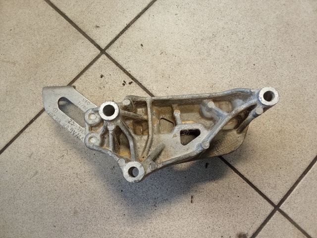 bontott VW GOLF PLUS Motor Tartó Bak (Pozíciófüggetlen)