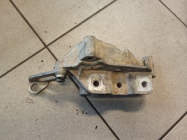 bontott VW GOLF PLUS Motor Tartó Bak (Pozíciófüggetlen)