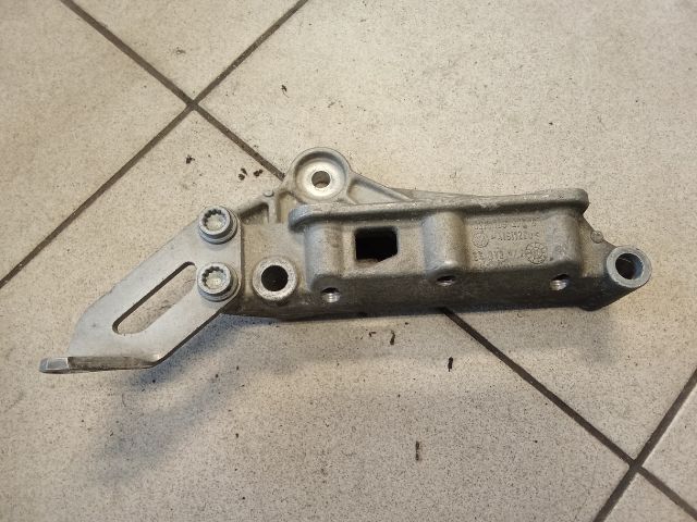 bontott VW GOLF PLUS Motor Tartó Bak (Pozíciófüggetlen)