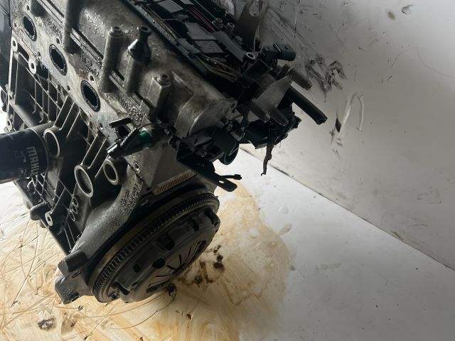 bontott VW GOLF PLUS Motor (Fűzött blokk hengerfejjel)