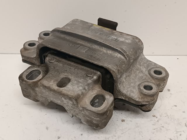 bontott VW GOLF PLUS Motor Tartó Bak Bal