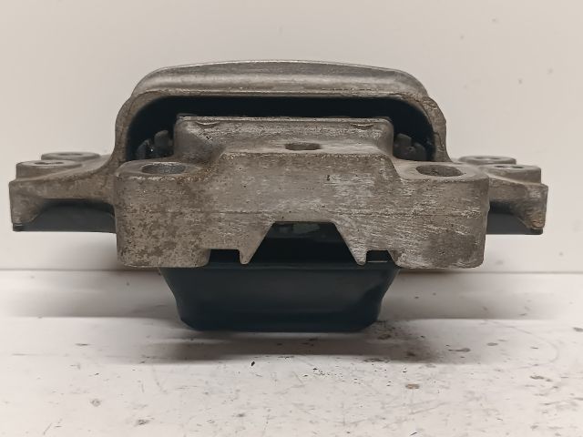 bontott VW GOLF PLUS Motor Tartó Bak Bal