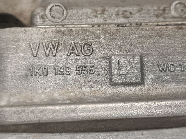 bontott VW GOLF PLUS Motor Tartó Bak Bal