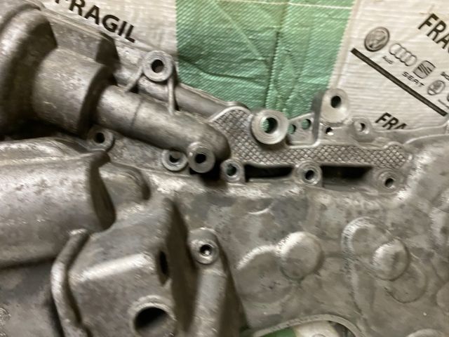 bontott VW GOLF PLUS Komplett Vezérlés Burkolat