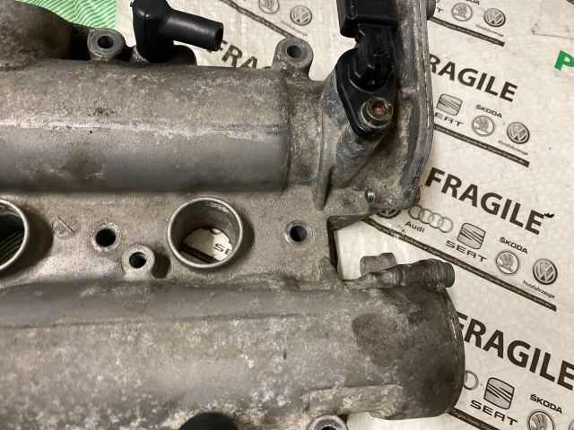 bontott VW GOLF PLUS Vezérműtengely Házzal