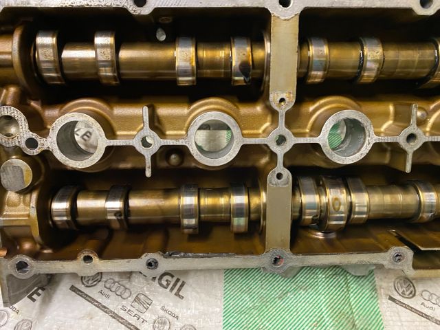 bontott VW GOLF PLUS Vezérműtengely Házzal