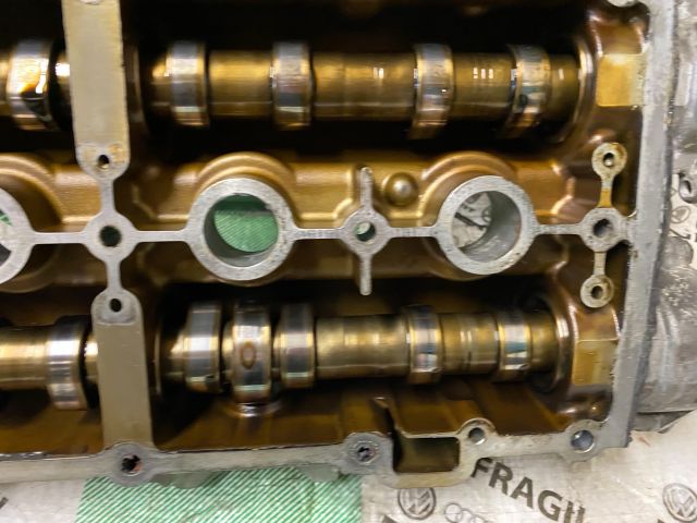 bontott VW GOLF PLUS Vezérműtengely Házzal