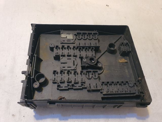 bontott VW GOLF PLUS Biztosítéktábla Motortér