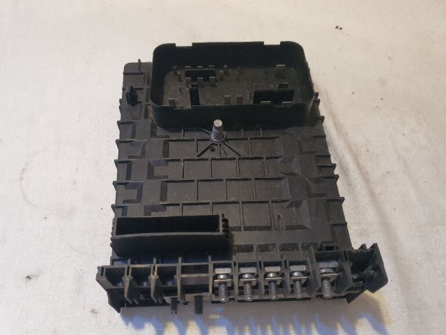 bontott VW GOLF PLUS Biztosítéktábla Motortér