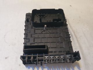 bontott VW GOLF PLUS Biztosítéktábla Motortér