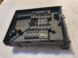 bontott VW GOLF PLUS Biztosítéktábla Motortér