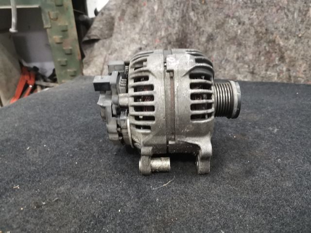 bontott VW GOLF PLUS Generátor
