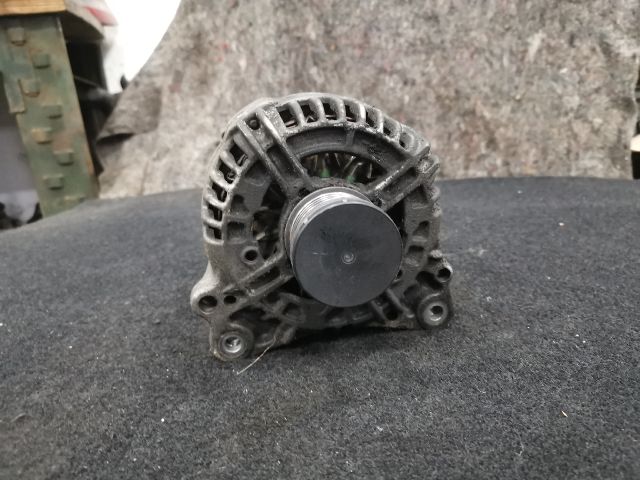 bontott VW GOLF PLUS Generátor