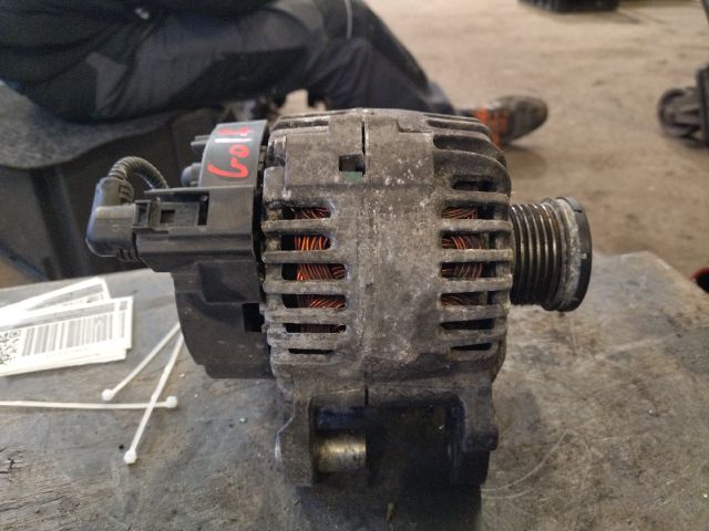 bontott VW GOLF PLUS Generátor
