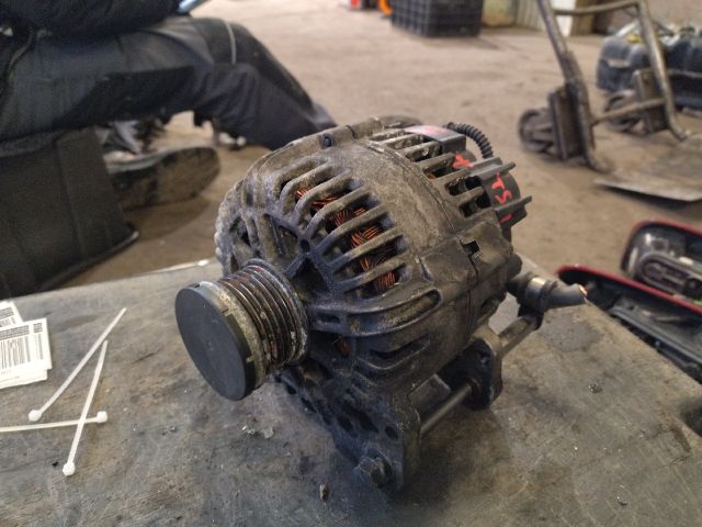 bontott VW GOLF PLUS Generátor