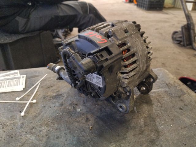 bontott VW GOLF PLUS Generátor