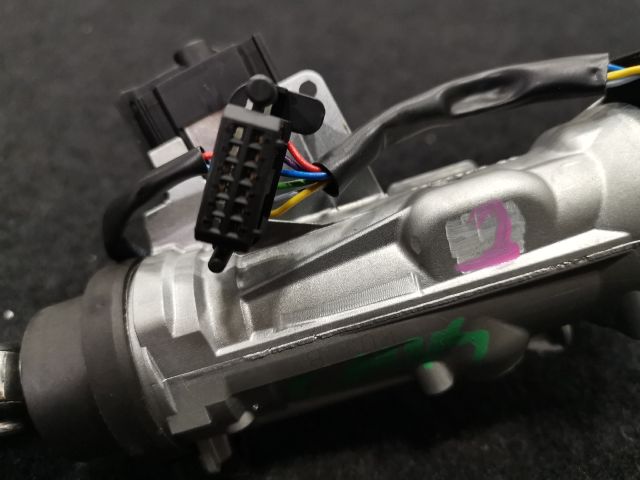 bontott VW GOLF PLUS Gyújtáskapcsoló Házzal