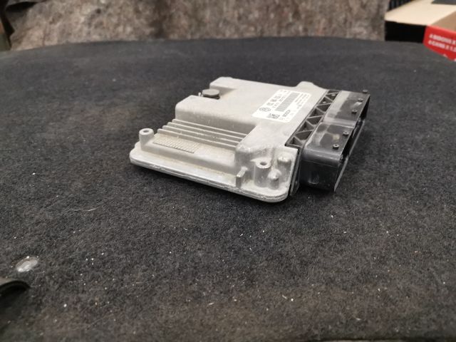 bontott VW GOLF PLUS Motorvezérlő