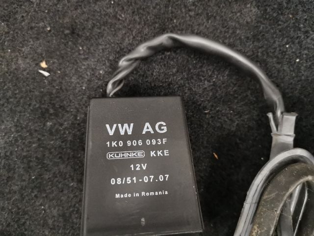 bontott VW GOLF PLUS Üzemanyag Szivattyú Relé