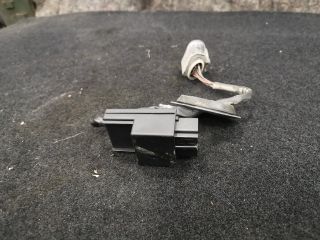 bontott VW GOLF PLUS Üzemanyag Szivattyú Relé