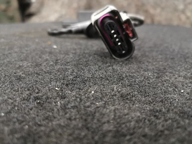 bontott VW GOLF PLUS Üzemanyag Szivattyú Relé