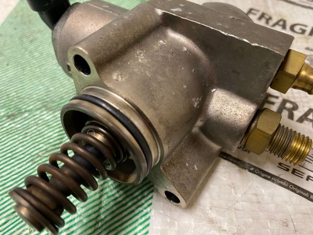 bontott VW GOLF PLUS Üzemanyag Szivattyú