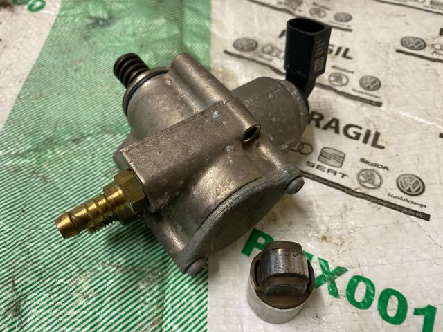 bontott VW GOLF PLUS Üzemanyag Szivattyú