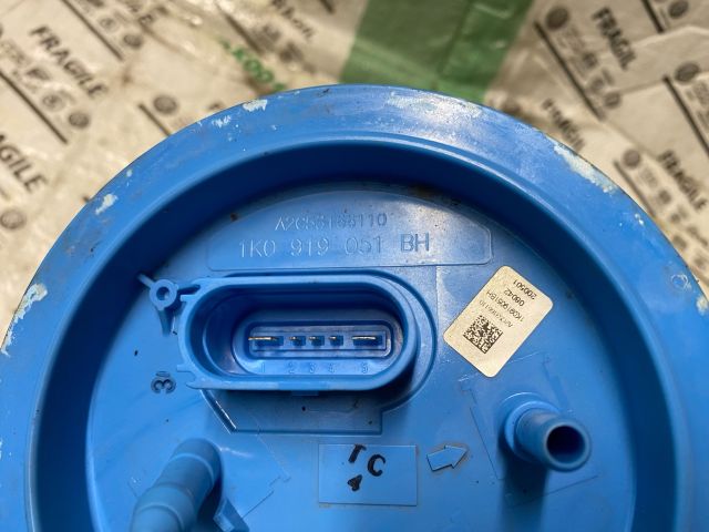 bontott VW GOLF PLUS Üzemanyag Szivattyú