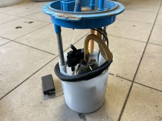 bontott VW GOLF PLUS Üzemanyag Szivattyú