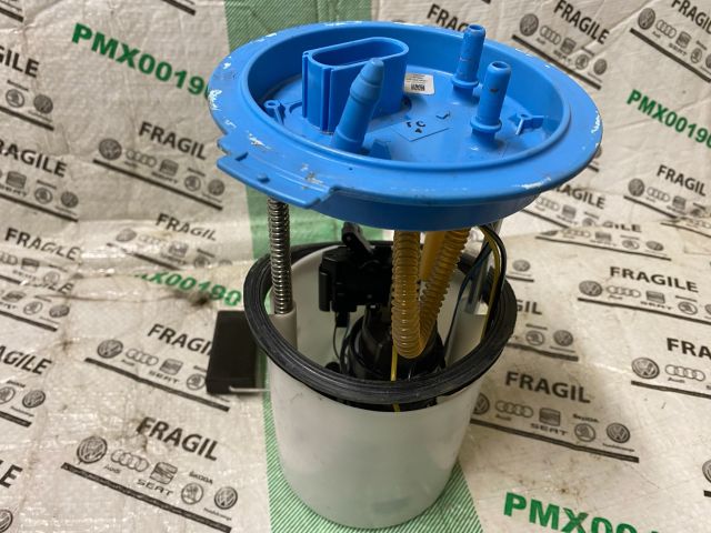 bontott VW GOLF PLUS Üzemanyag Szivattyú