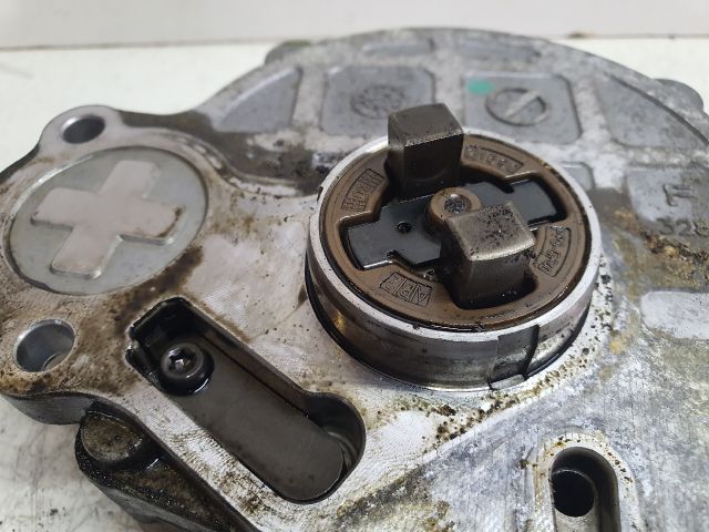 bontott VW GOLF PLUS Vákumpumpa