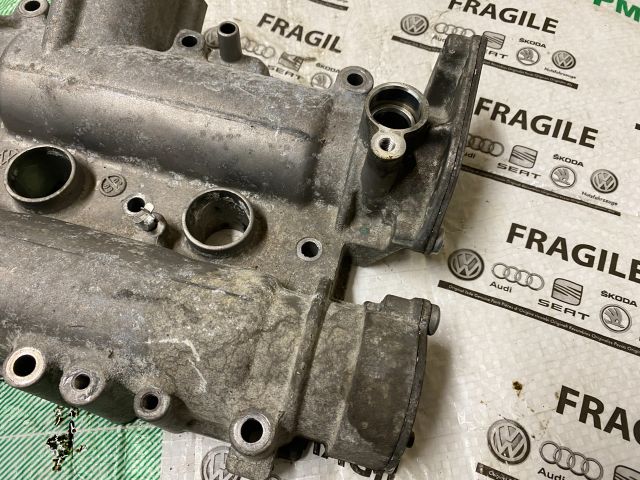 bontott VW GOLF PLUS Vezérműtengely Házzal