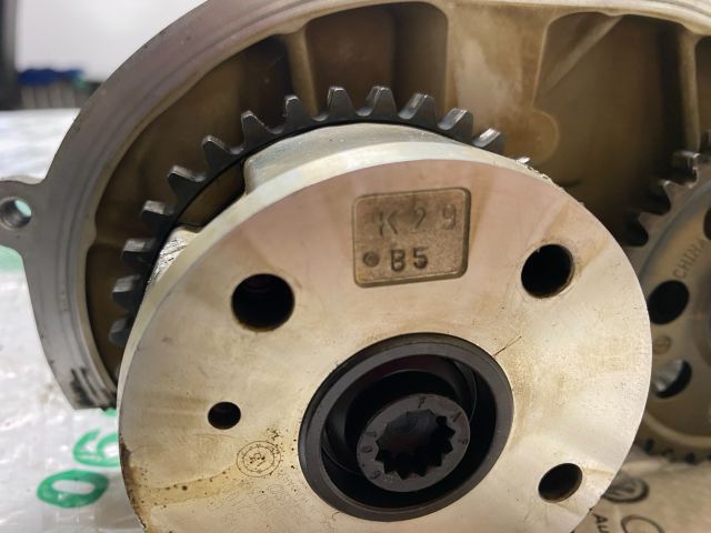 bontott VW GOLF PLUS Vezérműtengely Házzal