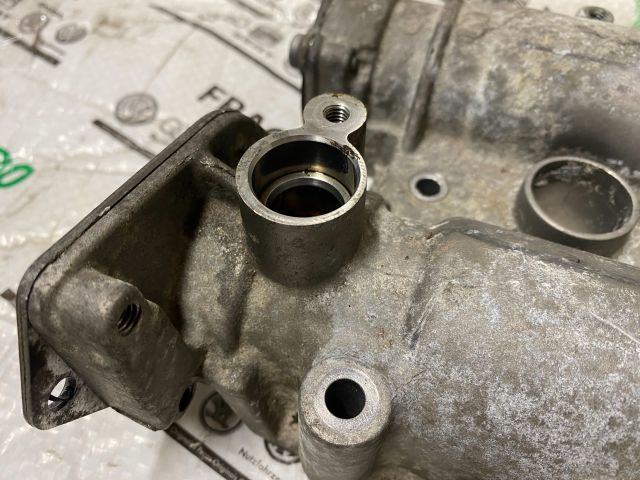 bontott VW GOLF PLUS Vezérműtengely Házzal