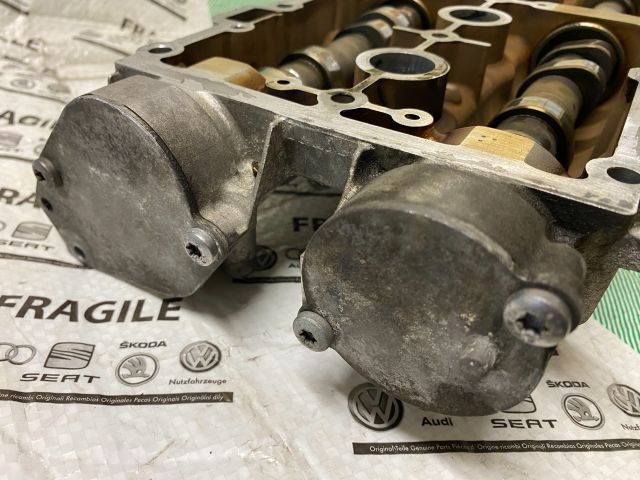 bontott VW GOLF PLUS Vezérműtengely Házzal