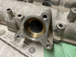 bontott VW GOLF PLUS Vezérműtengely Házzal