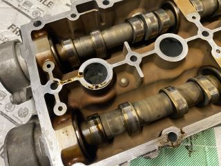 bontott VW GOLF PLUS Vezérműtengely Házzal