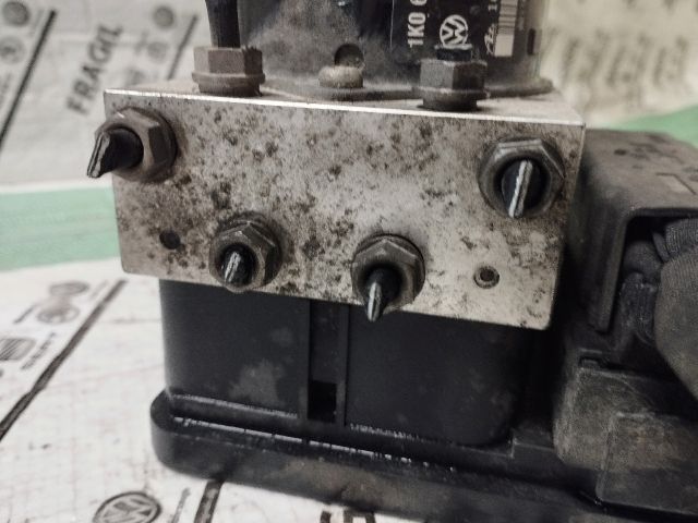 bontott VW GOLF PLUS ABS Kocka